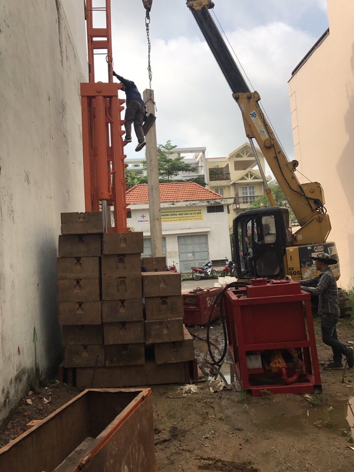 Ép cọc xây chen trong khu dân cư Vũng Tàu